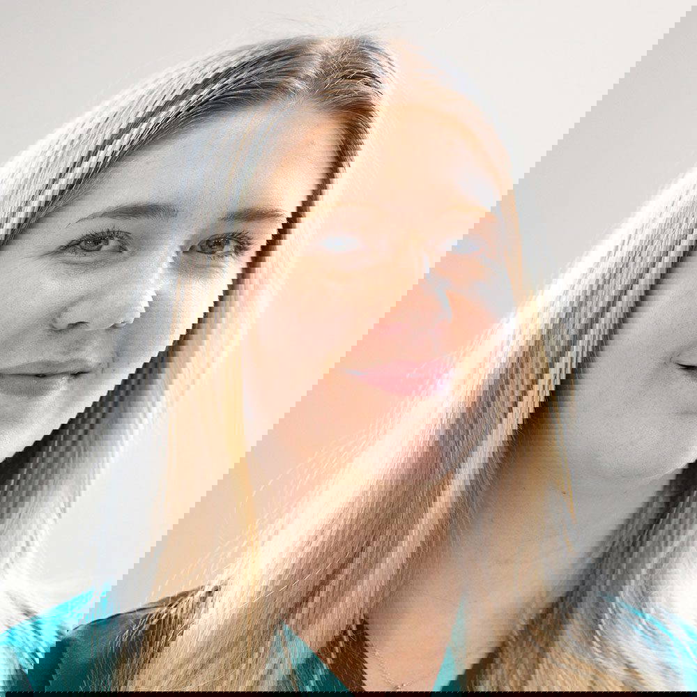 Tori Lowman 64214_Mount Vets Ltd_Staff Photos for Reception5