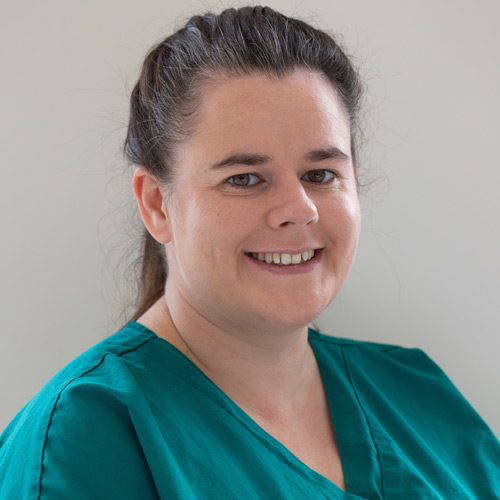 Zoe-McEwan-Veterinary-Nurse